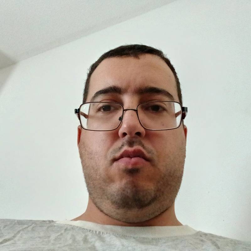 Redouan83547 dating